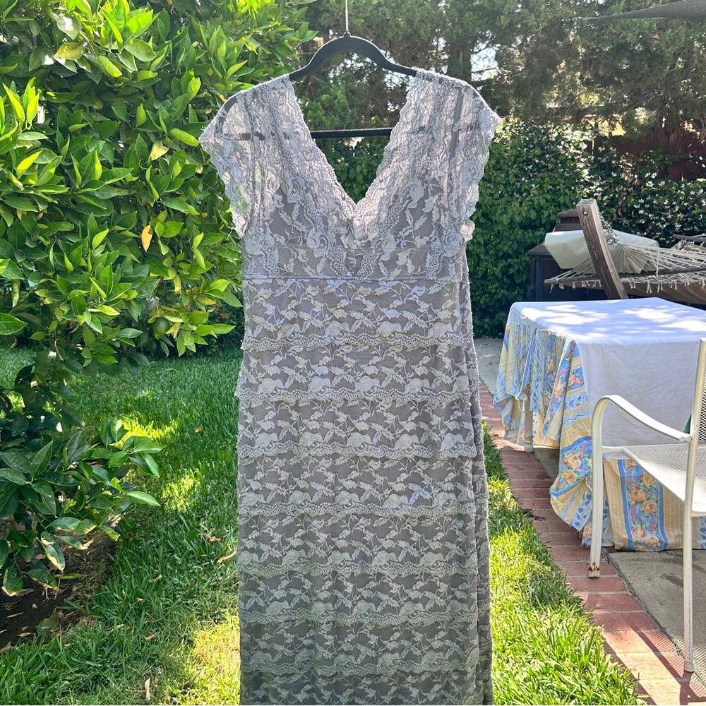LUXURY LACE MAXI DRESS